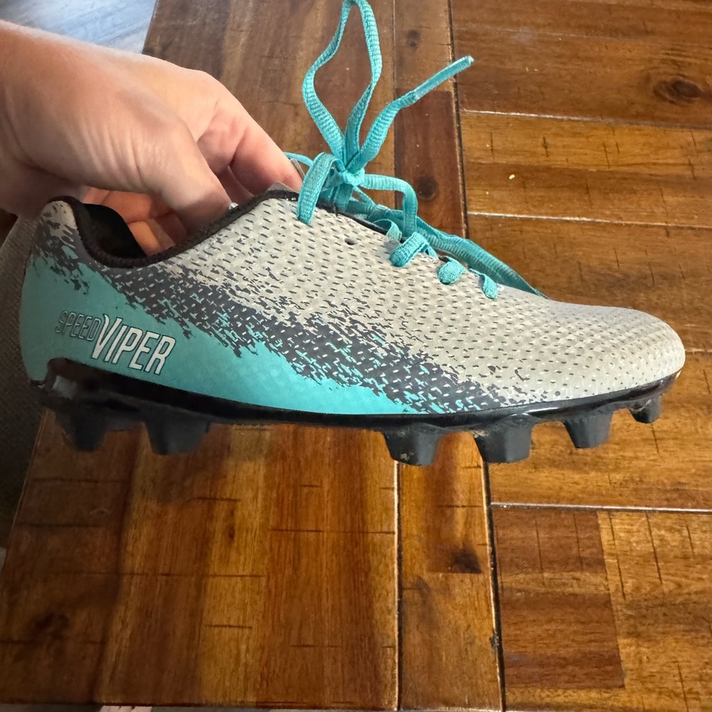 Speed Viper Soccer Cleats in Gray and Teal